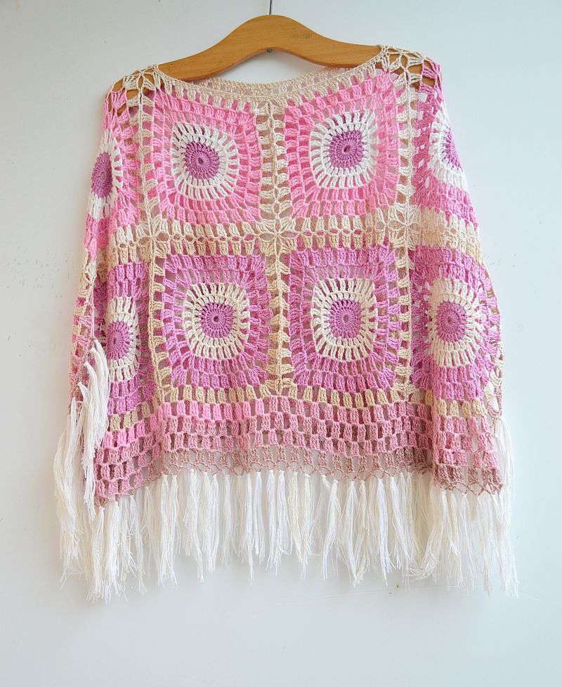 Poncho / narzutka różowe kwadraty
