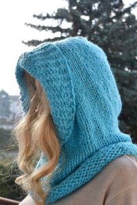 Kaptur z golfem, hooded cowl w kolorze turkusowym