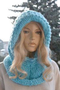 Kaptur z golfem, hooded cowl w kolorze turkusowym