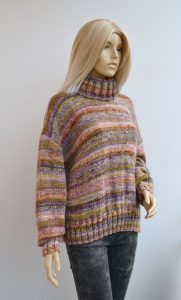 Melanżowy sweter z golfem