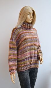 Melanżowy sweter z golfem