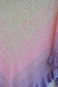 DELIKATNA CHUSTA Z EFEKTEM OMBRE