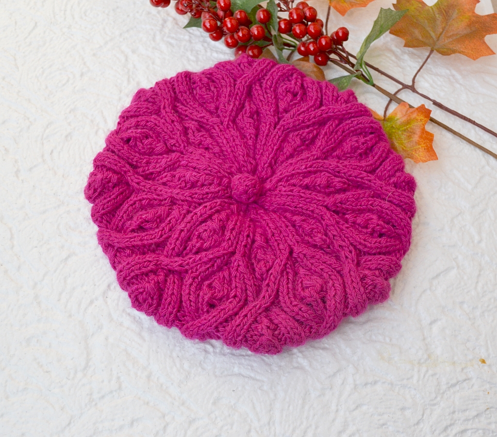 Beret w warkocze w kolorze fuksji / magenta