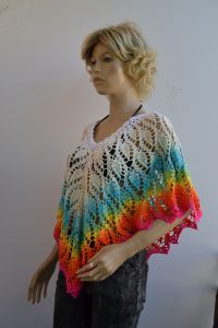 Poncho / narzutka tęczowy liść