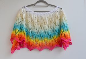 Poncho / narzutka tęczowy liść