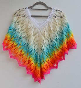 Poncho / narzutka tęczowy liść