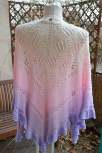DELIKATNA CHUSTA Z EFEKTEM OMBRE