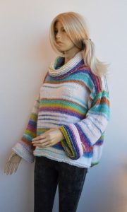 Sweter oversize w paski z kominem